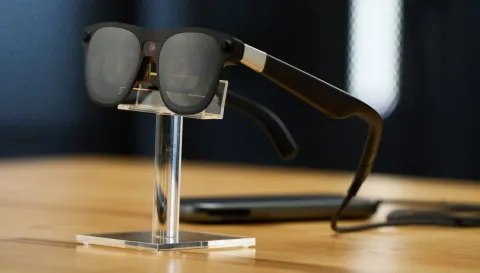 Google расширяет партнёрство с XREAL, позиционируя производителя AR‑очков лидером Android XR