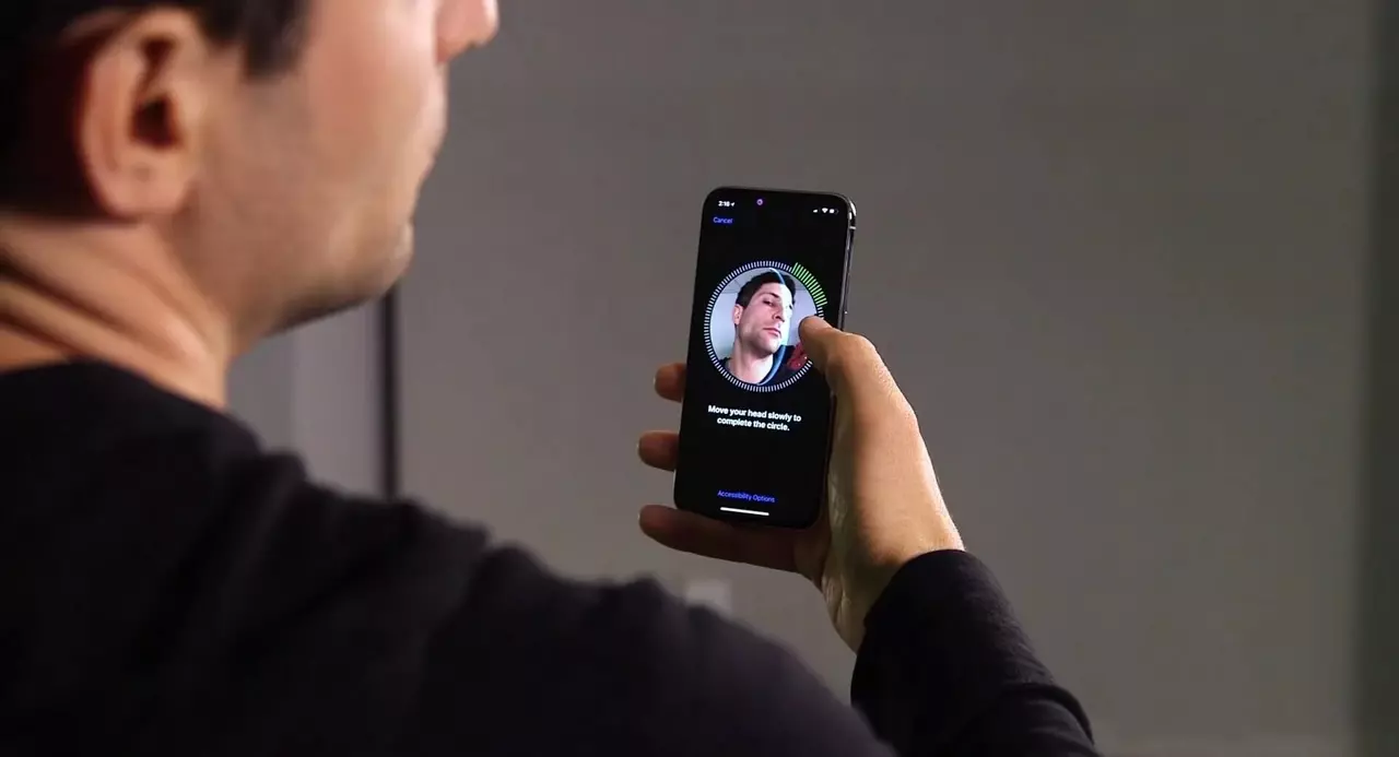 FaceID остается одной из самых надежных и быстрых технологий распознавания лиц от Apple